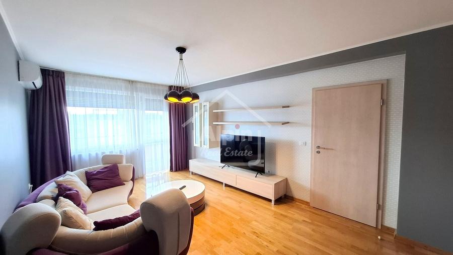 Apartament cu 2 camere decomandat în Tractorul