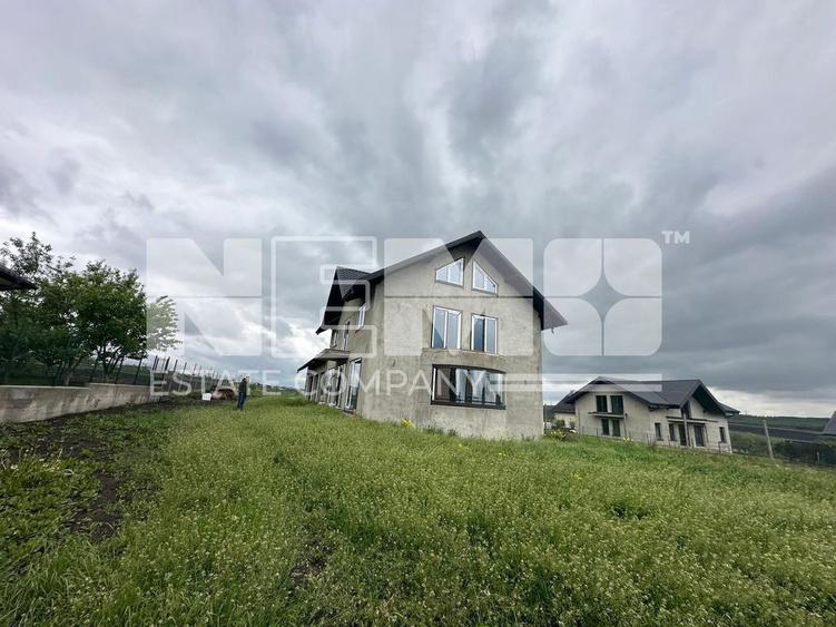 Casă cu 5 camere cu Teren 2300 Mp în Moara