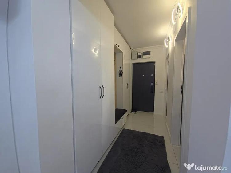 Apartament cu 4 camere semidecomandat în Tăbăcărie