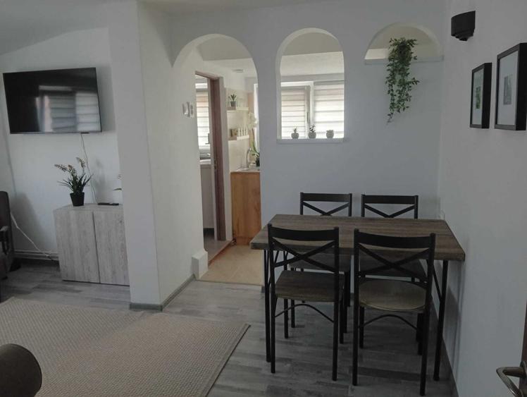 Apartament cu 2 camere semidecomandat în Exterior Vest