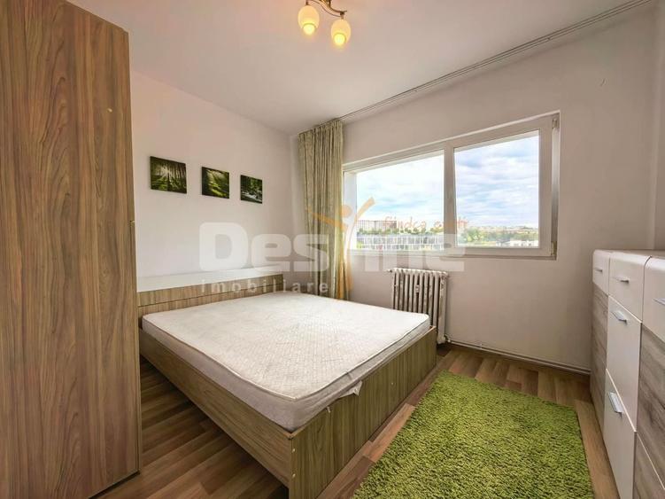 Apartament cu 3 camere semidecomandat, mobilat în Palat
