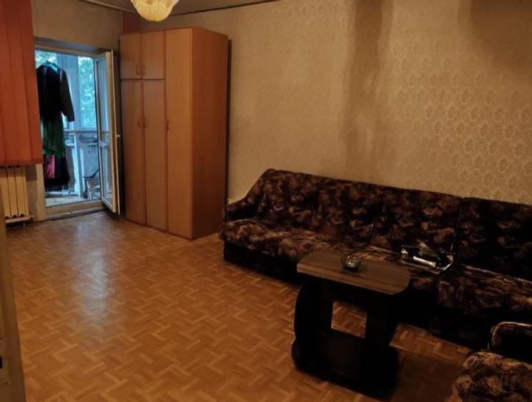 Garsonieră decomandată în Baba Novac