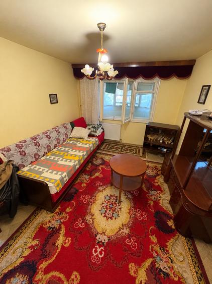 Apartament cu 2 camere semidecomandat, mobilat în Nord
