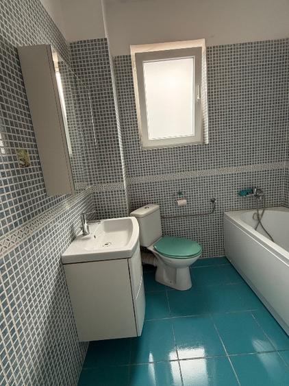 Duplex cu 5 camere cu Canalizare în Central