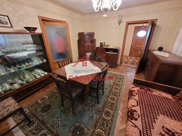 Casă cu 4 camere în Băicoi