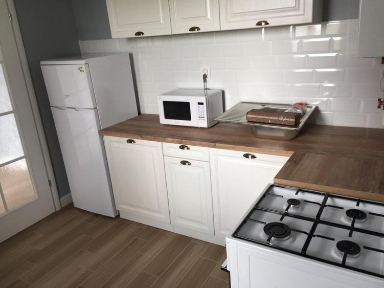 Casă cu 5 camere cu Teren 500 Mp în Săbăreni