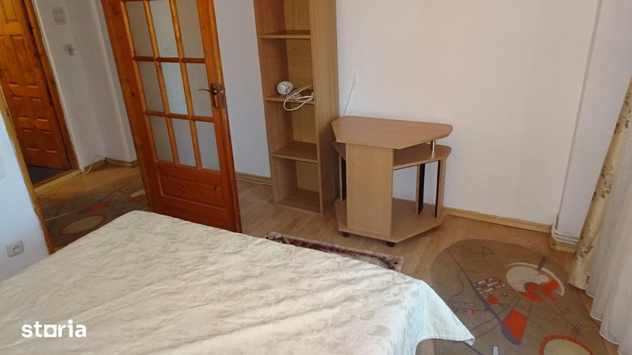 Inchiriez apartament 2 camere decomandat in Deva, I. Maniu, etaj 2, - 13