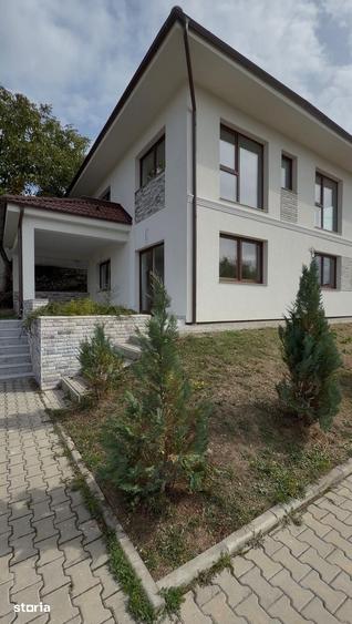 Casă cu 5 camere cu Teren 432 Mp în Chinteni