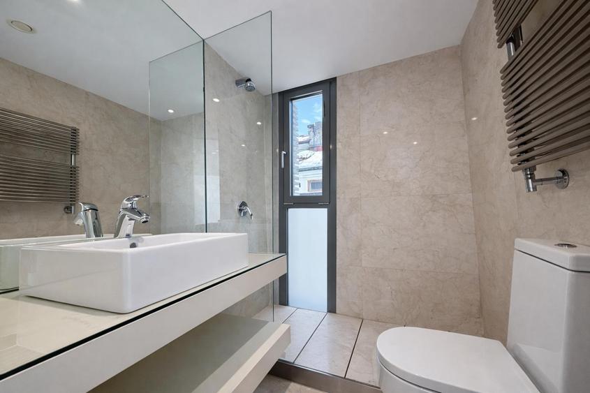 Apartament cu 4 camere decomandat în Kiseleff