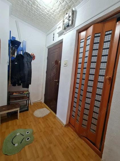Apartament cu 2 camere semidecomandat, mobilat în Micro 16