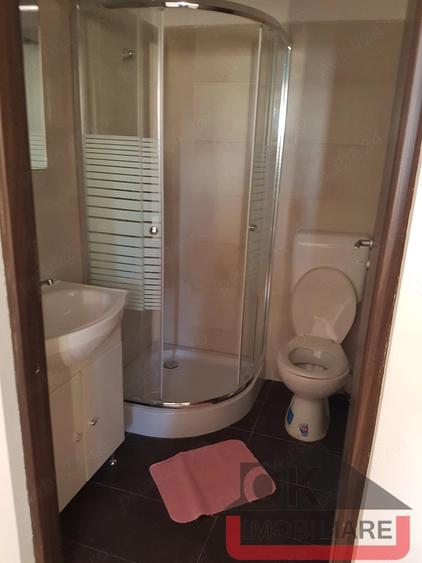 Apartament cu 6 camere decomandat în Central