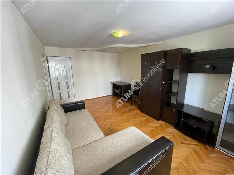 Apartament cu 2 camere decomandat, mobilat în Central