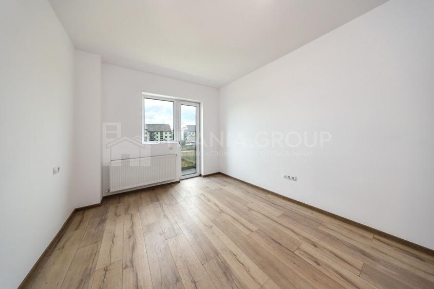 Apartament cu 3 camere decomandat în Tractorul
