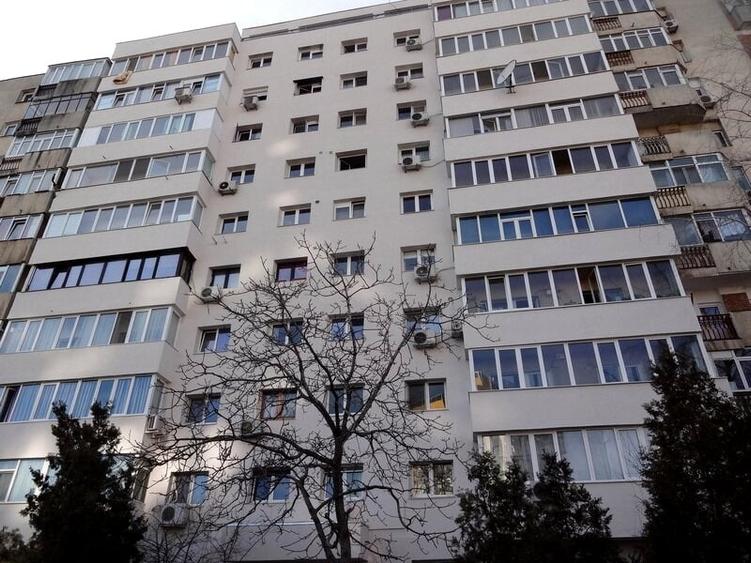 Apartament cu 2 camere decomandat, mobilat în Vitan
