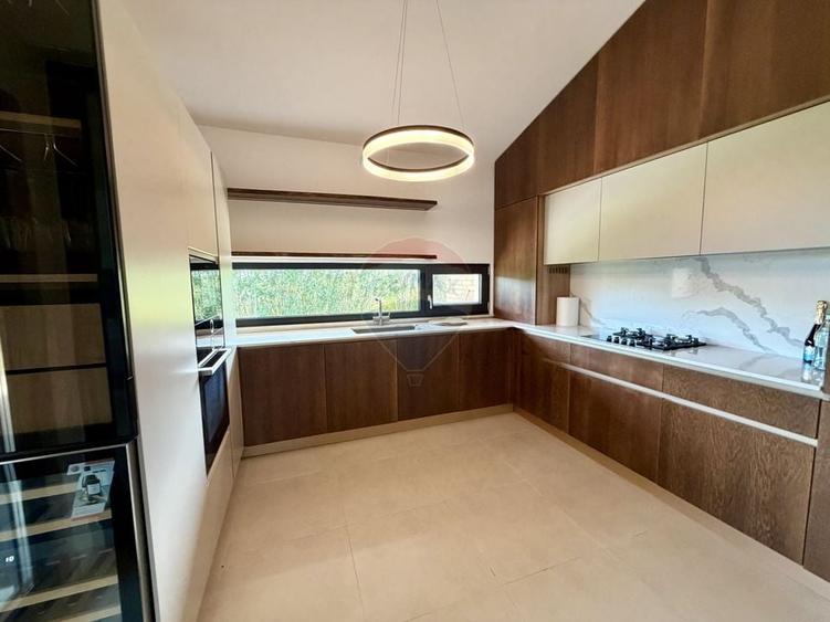 Casă individuală cu 4 camere cu Teren 422 Mp în Nord