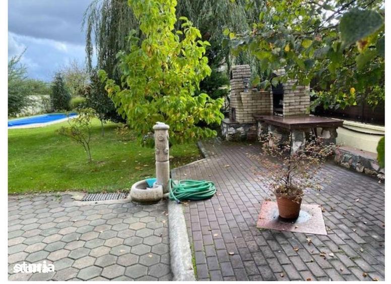 Casă cu 8 camere cu Teren 1450 Mp în Păulești