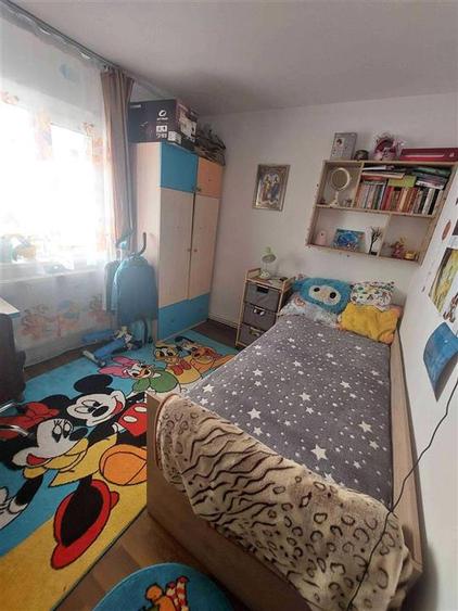 Apartament cu 3 camere decomandat, mobilat în Păcurari