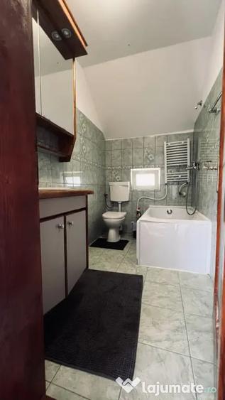 Apartament cu 3 camere decomandat în Chișoda