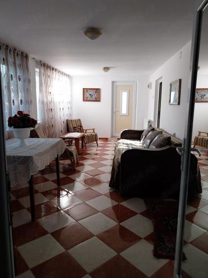 Casă cu 3 camere cu Teren 500 Mp în Central