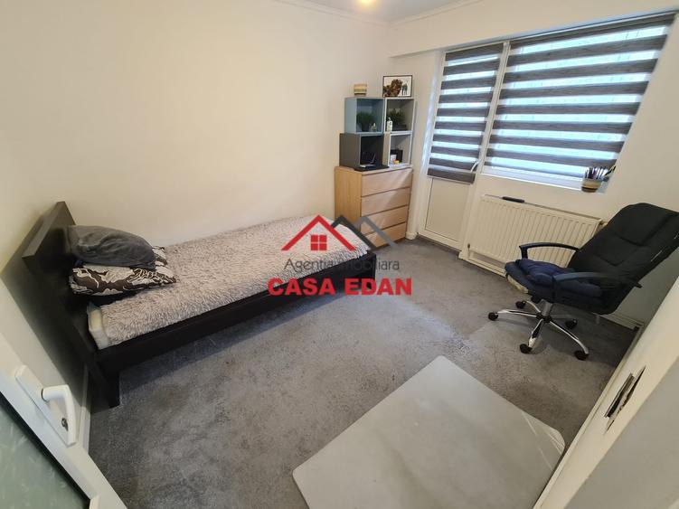 Apartament cu 4 camere decomandat în Câmpina