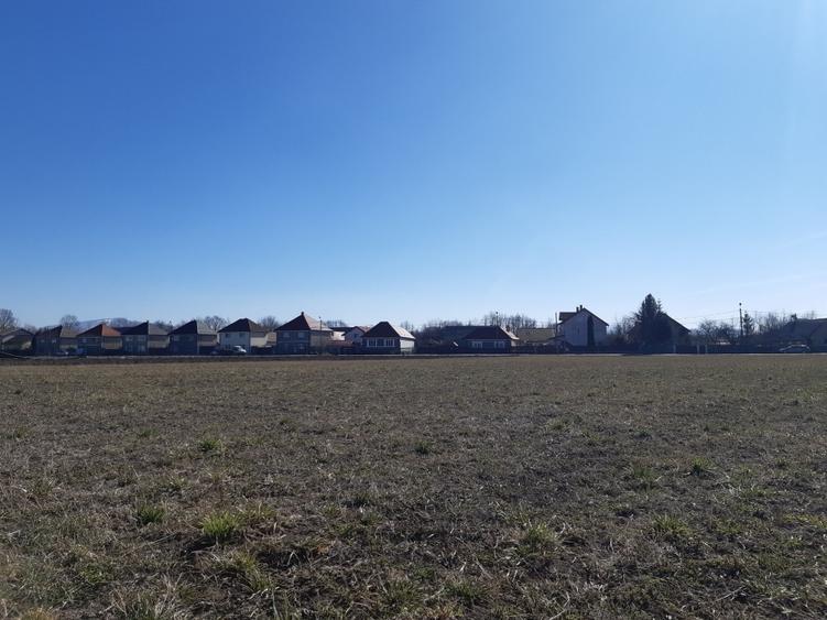 Teren Construcții intravilan de 2325 mp, în Lunca Calnicului