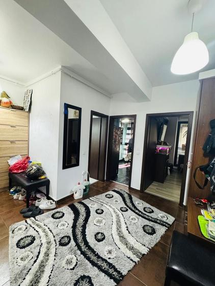 Apartament cu 3 camere decomandat, mobilat în Rahova