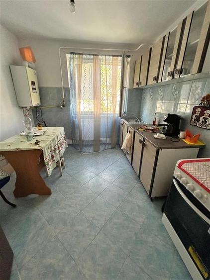 Apartament cu 3 camere decomandat în Hipodrom