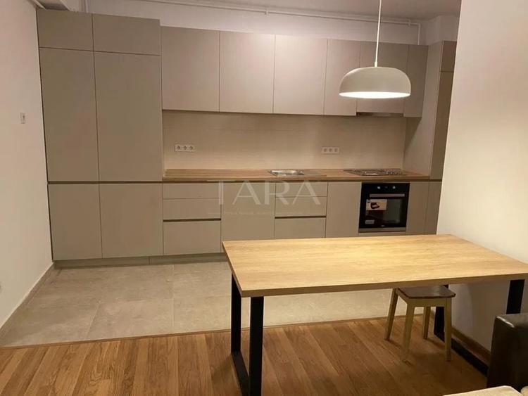 Apartament cu 2 camere semidecomandat, mobilat în Andrei Mureșanu