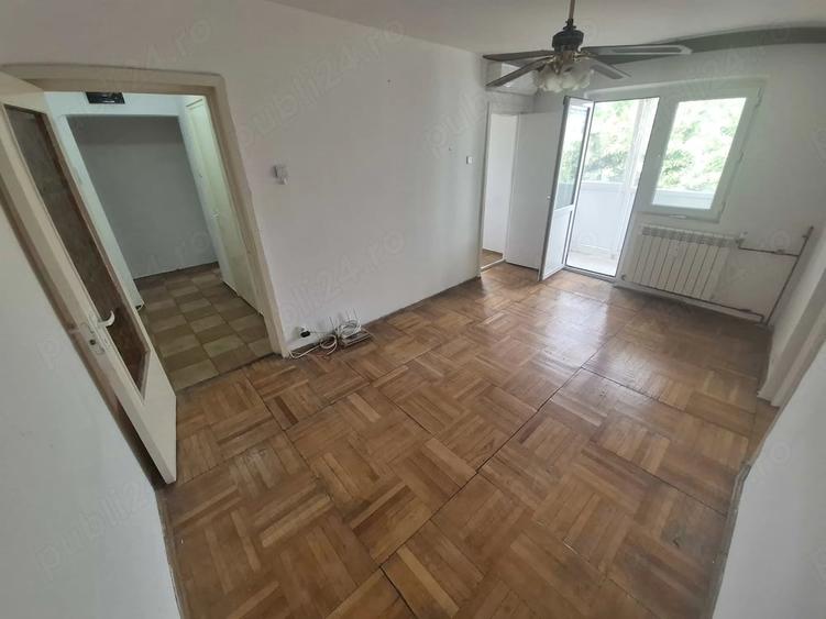 Apartament cu 3 camere semidecomandat în Șagului
