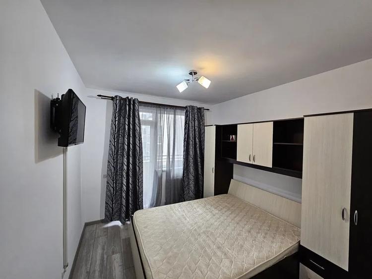 Apartament cu 2 camere semidecomandat în Berceni — fotografia 1
