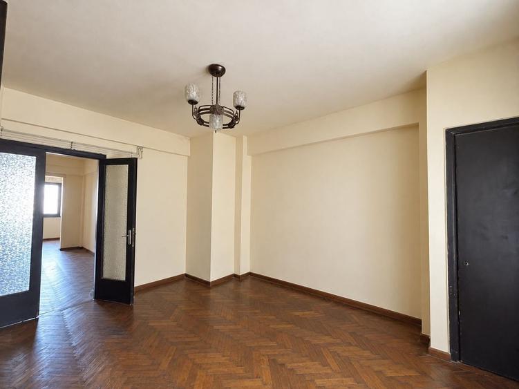 Apartament cu 4 camere circular, mobilat în Calea Victoriei