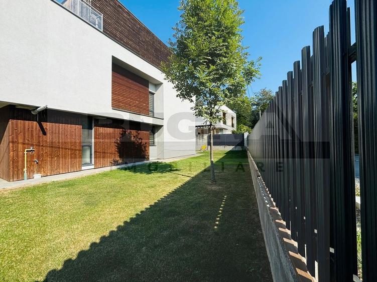 Duplex cu 5 camere cu Canalizare în Europa