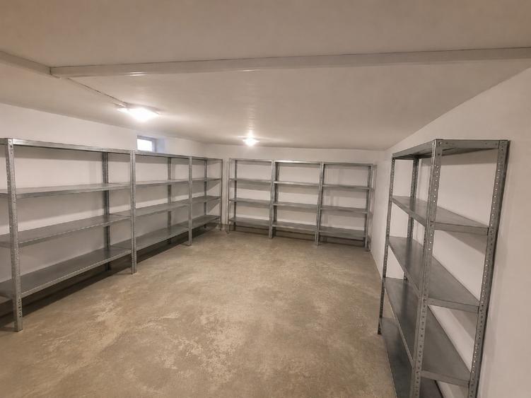 Casă individuală cu 5 camere cu Canalizare în Cristian