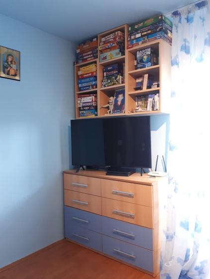 Apartament cu 3 camere semidecomandat în Petru Rareș