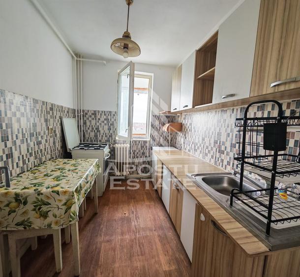 Apartament cu 2 camere semidecomandat în Cetății
