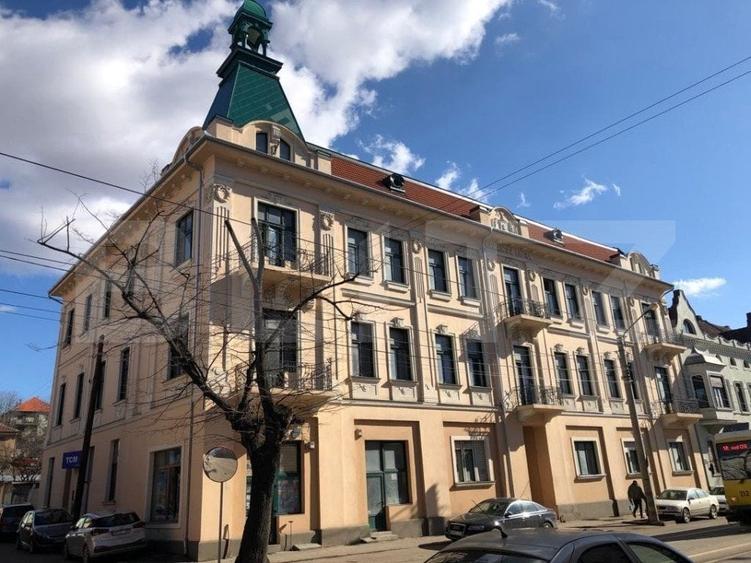 Apartament cu 20 camere decomandat în Ultracentral