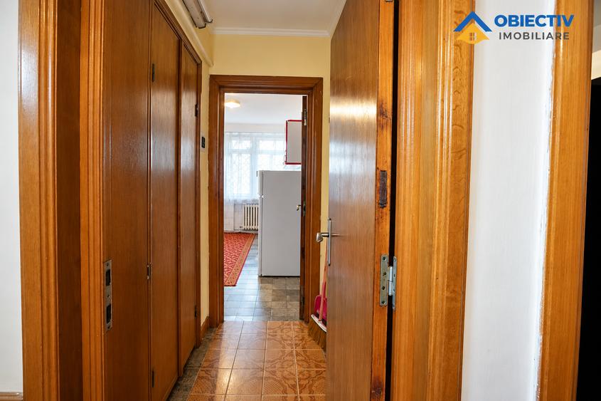 Apartament cu 3 camere decomandat în Central