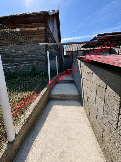 Casă individuală cu 2 camere cu Teren 800 Mp în Poian