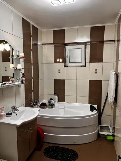 Apartament cu 3 camere decomandat în George Enescu