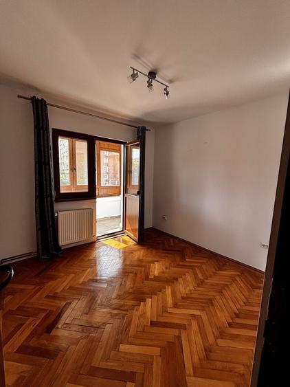 Apartament cu 3 camere decomandat în Gheorghe Lazăr