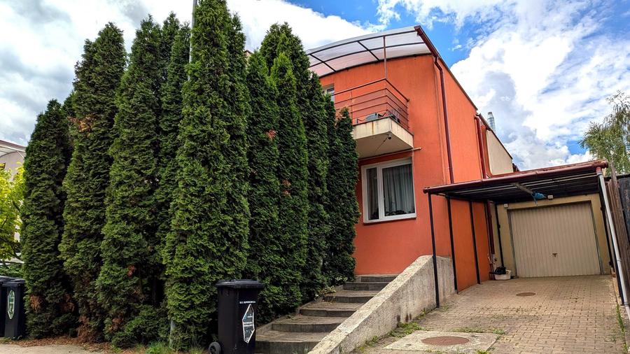 Casă cu 3 camere în Bună Ziua