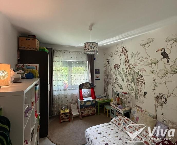 Apartament cu 3 camere decomandat, mobilat în Nicolina