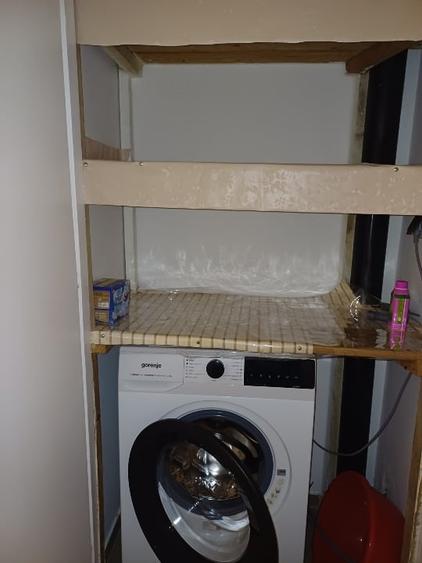 Apartament cu 3 camere semidecomandat, mobilat în Titan