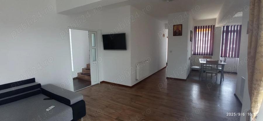 Apartament cu 4 camere decomandat în Sânmartin