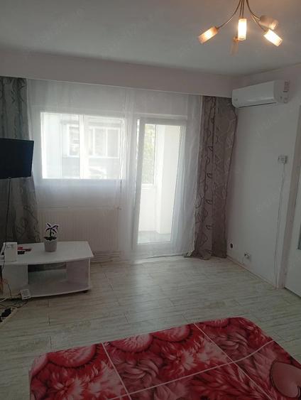 Garsonieră decomandată în Zamfirescu