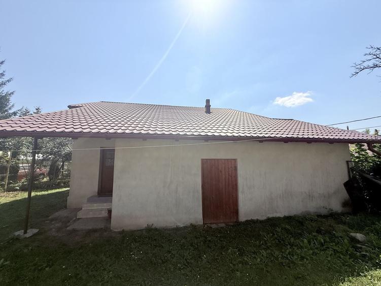 Casă individuală cu 4 camere cu Canalizare în Brebu Mânăstirei
