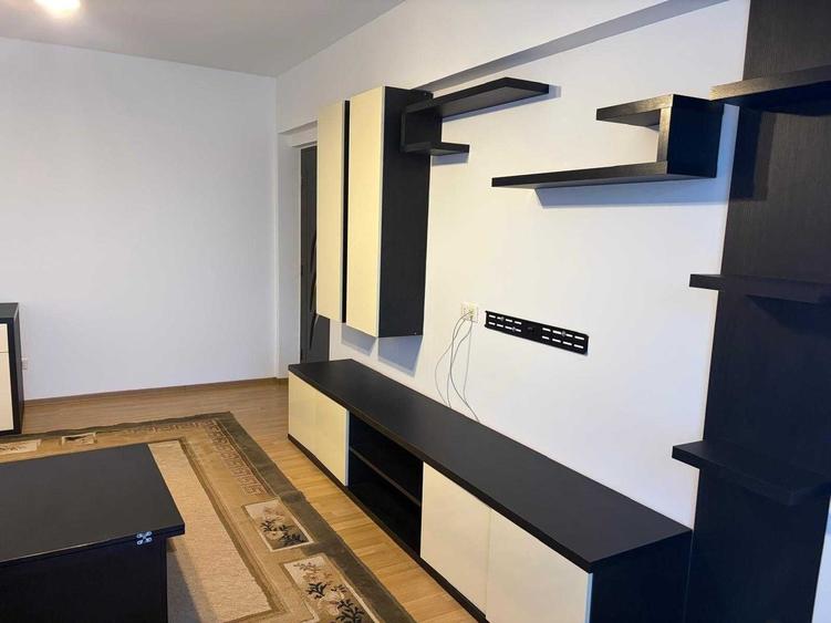 Apartament cu 2 camere decomandat în Valea Lupului
