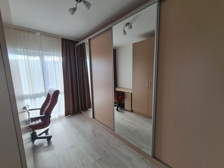Apartament cu 3 camere decomandat în Barbu Văcărescu