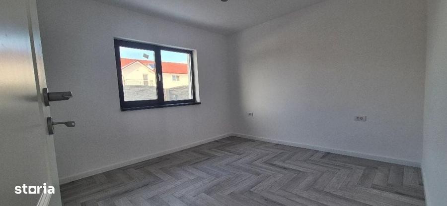 Casă cu 4 camere în Clinceni