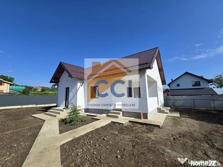 Casă cu 3 camere cu Teren 590 Mp în Sărata